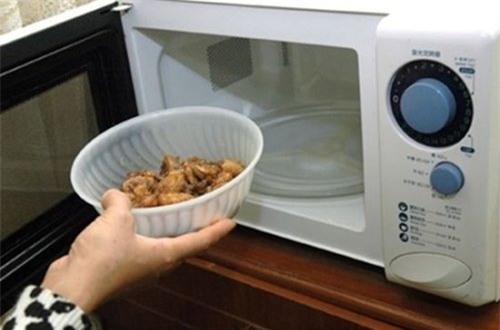 Thói quen sai lầm dùng đồ nhựa đang giết dần cả nhà bạn-2