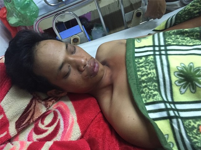 Tran tinh cua canh sat quat nga nguoi ban hang rong hinh anh 2