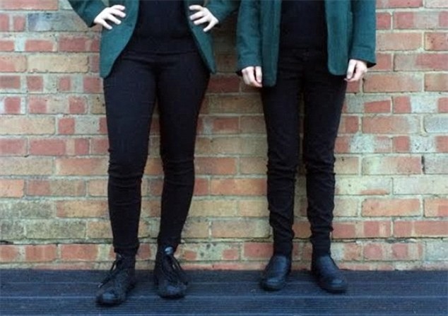 quy định đồng phục, váy ngắn, quần bó sát