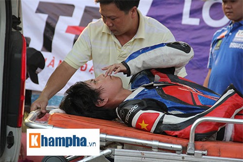 Đua xe nữ: Liên tiếp va chạm, người vào viện người mất ngôi - 7