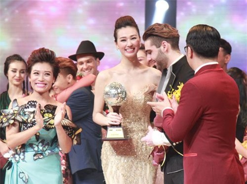 hong que che khanh my nhay nhu