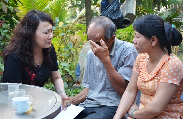 Co giao Quang Ngai quan dau khi mat '9 dua con'  hinh anh 2