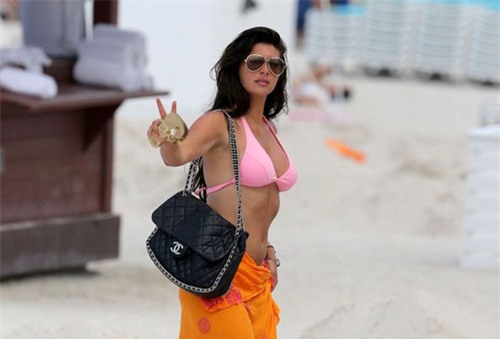 ai nu cua huyen thoai bong bau duc khoe than hinh nong bong hinh anh 14