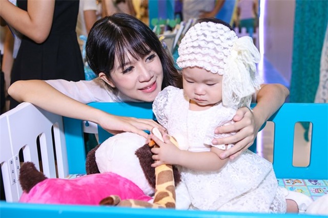 Vo Ly Hai che bung bau khi di su kien hinh anh 4