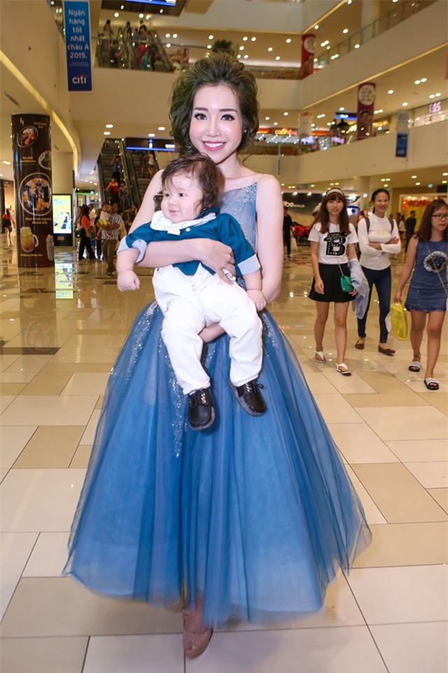 Vo Ly Hai che bung bau khi di su kien hinh anh 6