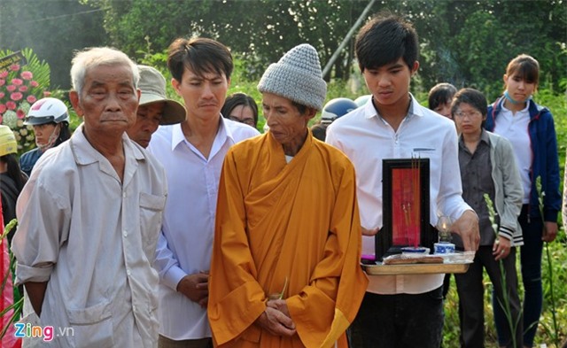 Nghin nguoi que ngheo tien dua 9 hoc sinh chet duoi  hinh anh 11