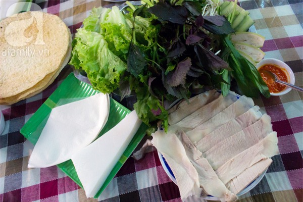 bánh tráng cuốn thịt heo mậu