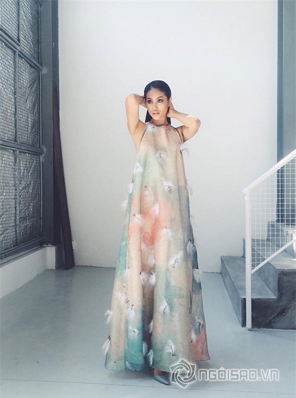 Hoa hậu Phạm Hương chụp ảnh  8