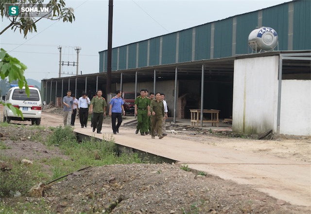 Đến 14h chiều 18/4, cơ quan chức năng đã hoàn tất công tác khám nghiệm hiện trường vụ nổ xảy ra tại Công ty cổ phần thế giới gỗ Việt Nam.