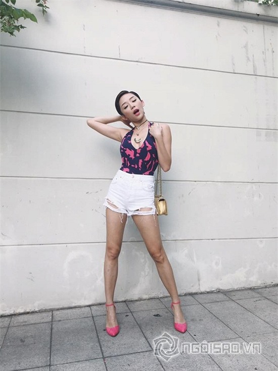 Tóc Tiên bị chê 'chân ghẻ' và hoa gấm 3