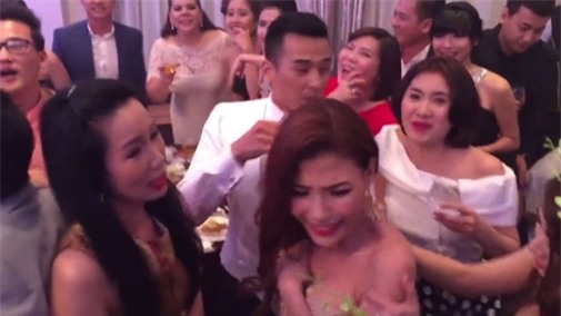 thuy-diem-suyt-tut-vay-blogtamsuvn3