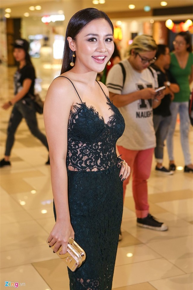 Hoang Thuy Linh dep doi ben Vinh Thuy du ra mat 'Truy sat' hinh anh 12