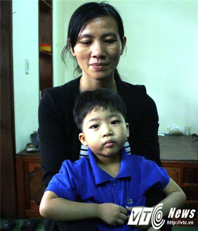 Chị Hồ Khánh Ngọc thuật lại sự việc xảy ra tối ngày 18/4 với PV VTC News.