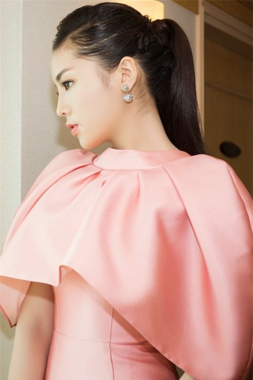 can do nhan sac ky duyen sau moi lan doi kieu toc hinh anh 13