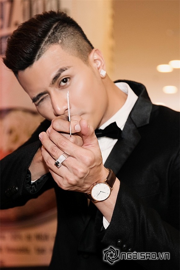 Hoàng Thùy Linh đi ủng hộ Vĩnh Thụy 4