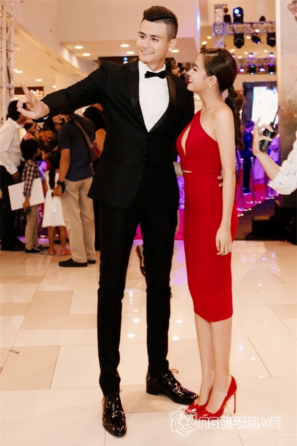 Hoàng Thùy Linh đi ủng hộ Vĩnh Thụy 2