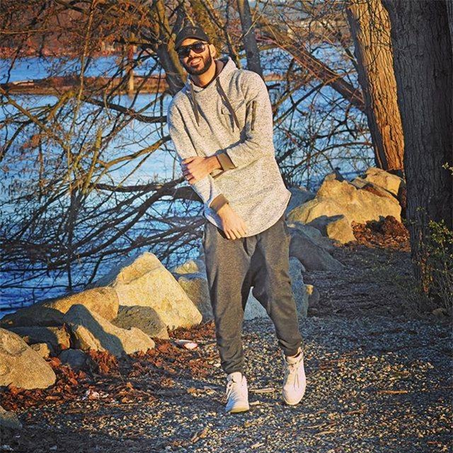 Cuộc sống của chàng trai từng bị trục xuất vì quá đẹp trai giờ ra sao? - Ảnh 4.