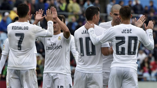 Cơ hội vô địch La Liga bỗng mở ra cho Real và Atletico.