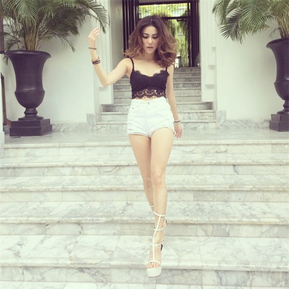 Mới đầu hè, người đẹp Việt đã