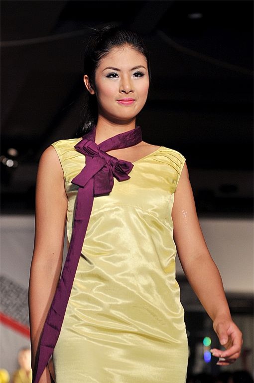 Những bộ trang phục kém sang tự thiết kế của Ngọc Hân 14