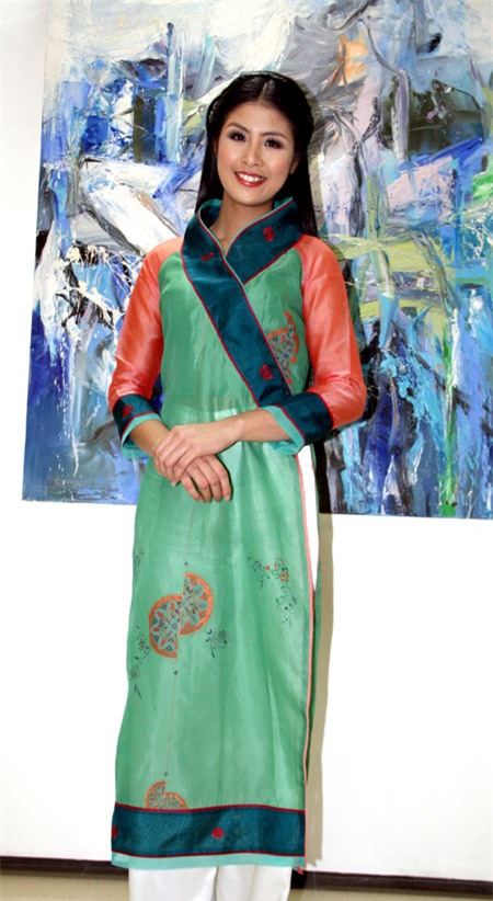 Những bộ trang phục kém sang tự thiết kế của Ngọc Hân 4