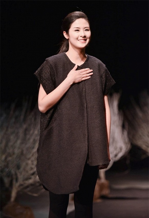 Những bộ trang phục kém sang tự thiết kế của Ngọc Hân 8