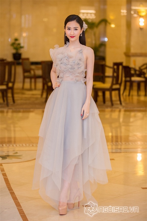 Hoa hậu Phạm Hương được vinh danh Người phụ nữ của năm 11