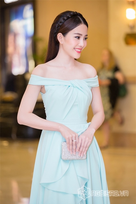 Hoa hậu Phạm Hương được vinh danh Người phụ nữ của năm 10