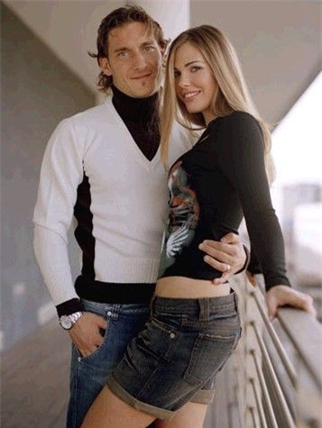 Francesco Totti, Cô vợ xinh đẹp, hoàng tử thành rome, as roma
