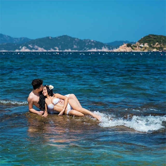 dan my nhan viet so huu anh cuoi bikini "nong ray" hinh anh 2