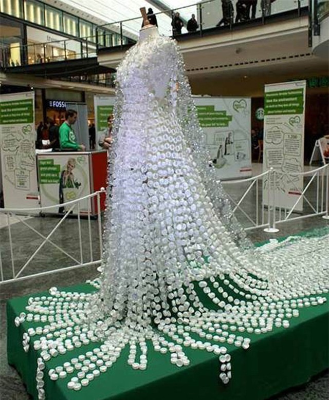 nhung chiec vay cuoi dep kinh ngac nhung khong the mac hinh anh 17