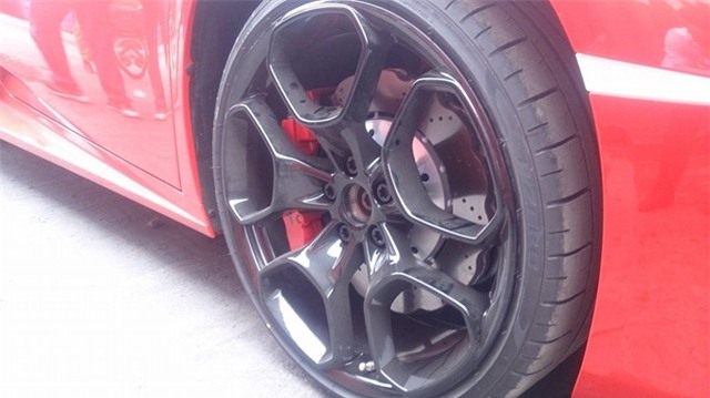 Chi tiet Lamborghini Huracan chinh hang thu 3 tai VN hinh anh 7
