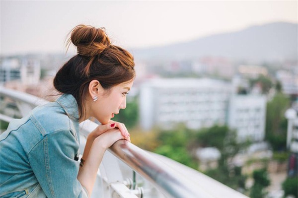 Những kiểu tóc cứu cánh cái mùa... vừa gội đầu xong đã bết dính Những kiểu tóc cứu cánh cái mùa... vừa gội đầu xong đã bết dính