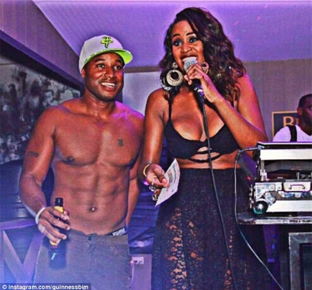 Cầu thủ cricket khoe chiến tích ngủ với 500 đến 650 cô gái - Ảnh 1.