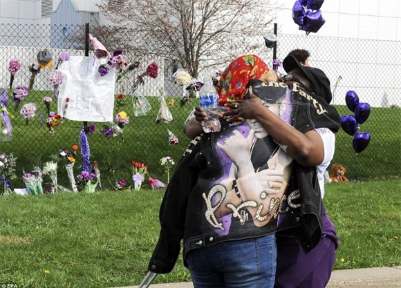 Ca sĩ Prince qua đời  7