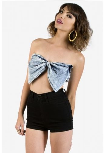 Ngoc Trinh&nbsp;lay no che nguc, lang xe mot moi ?