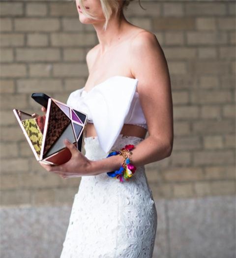 Ngoc Trinh lay no che nguc, lang xe mot moi ?