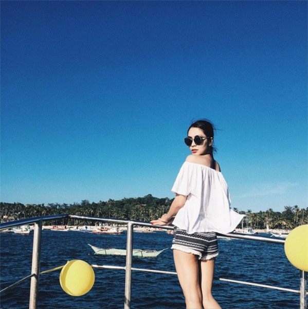 thoi trang di bien kin dao nhung cuc goi cam cua ha tang - 1