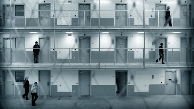 nha tu dau tien cap internet toi phong giam pham nhan hinh anh 2