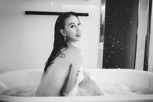 sao viet chuong khoe anh uot at trong bon tam hinh anh 12