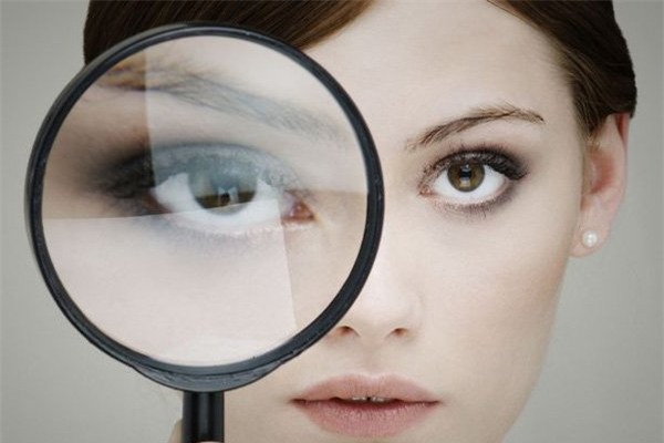 can benh ban de mac khi lam viec voi may tinh nhieu gio hinh anh 1