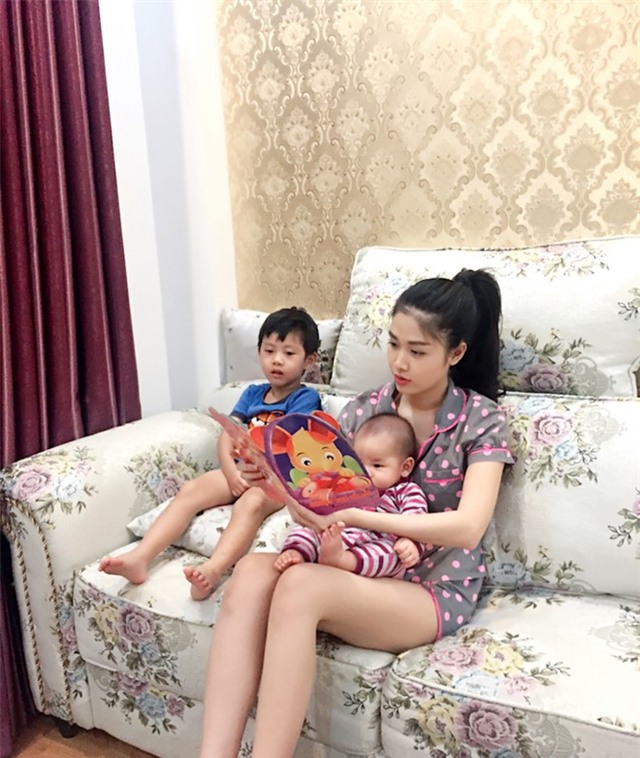 Cach cham con khi nang nong cua ba xa Dang Khoi  hinh anh 1