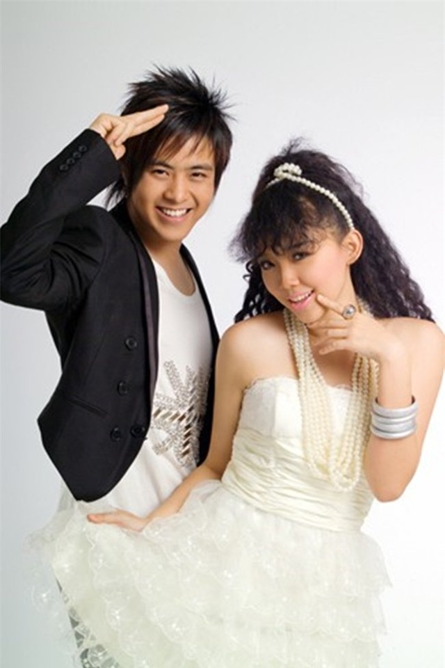 Một thời gian Tóc Tiên nổi đình đám khi song ca với Wanbi Tuấn Anh loạt ca khúc nhạc teen như Kem dâu tình yêu, Máy điều hòa mùa hè...