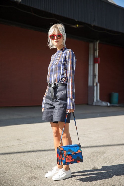 co nen mac quan short ngan den cong so? - 15