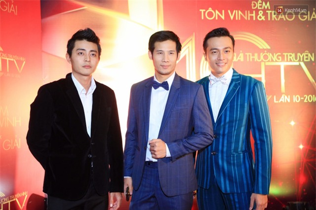 Trấn Thành - Hari Won hạnh phúc sánh đôi, Phạm Hương - Chi Pu lộng lẫy trên thảm đỏ - Ảnh 26.