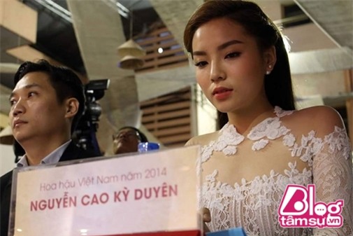 anh-chup-trom-cao-nhan-sac-that-ky-duyen-blogtamsuvn7