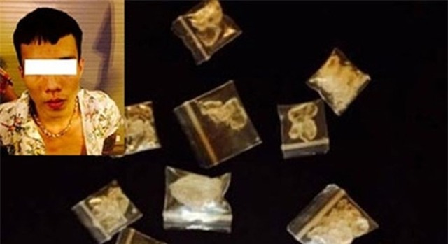 Giấu 14 gói ma túy đá trong quần lót