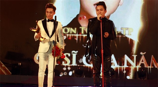 Son Tung M-TP doat giai Cong hien Ca si cua nam hinh anh 2