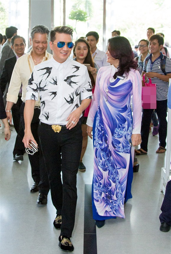 Đàm Vĩnh Hưng gây chú ý với nhẫn kim cương cực khủng 10