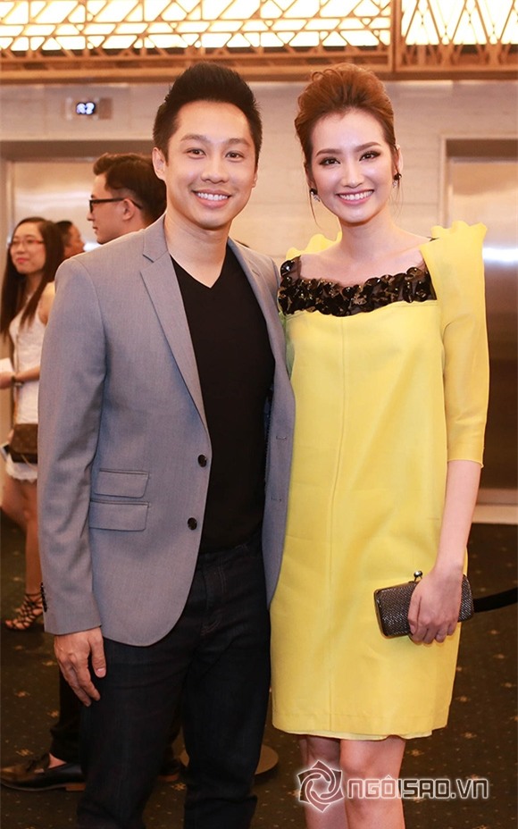 Trúc Diễm và chồng tình tứ hôn nhau trên thảm đỏ 0